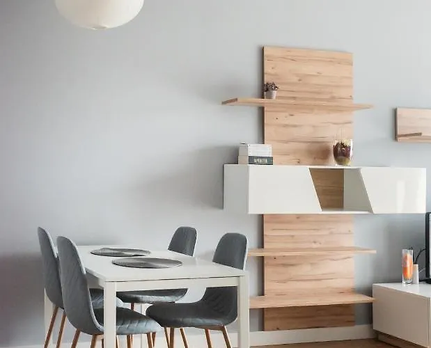 Metro Mlynow Silver Apartment *