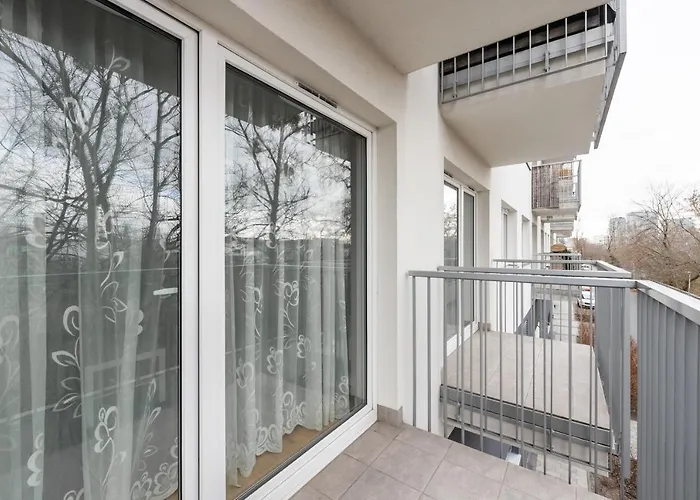 Metro Mlynow Silver Apartment *